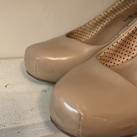 Madden Girl Neutral Patton Heels - Picture 2 of 3